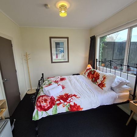 Central Masterton Sleepout Екстериор снимка