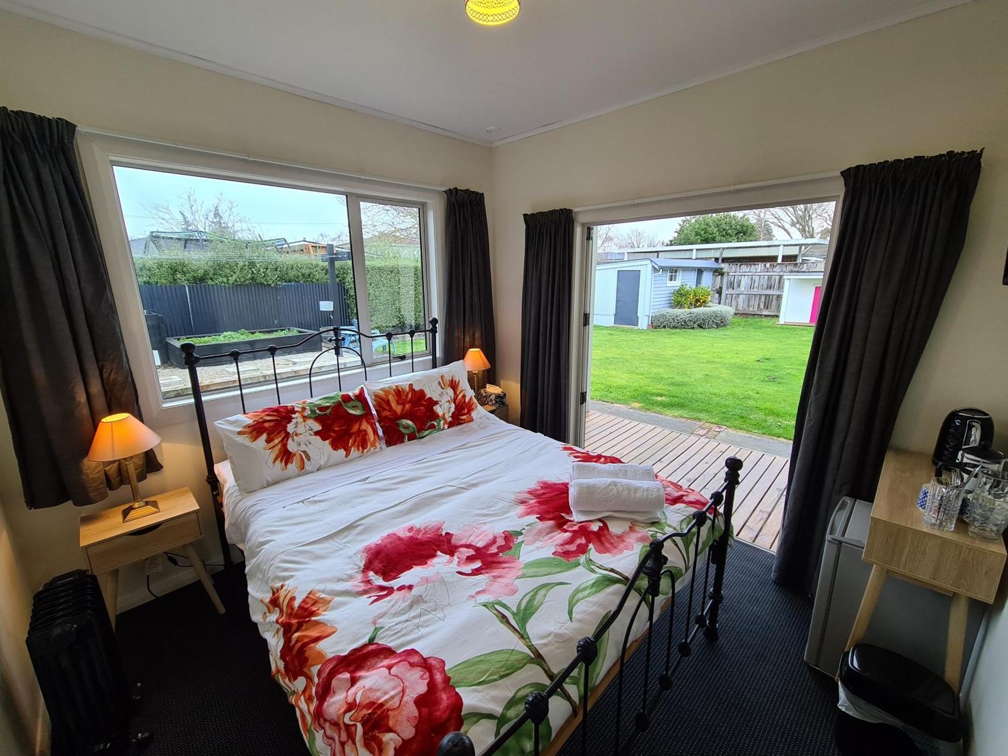 Central Masterton Sleepout Екстериор снимка